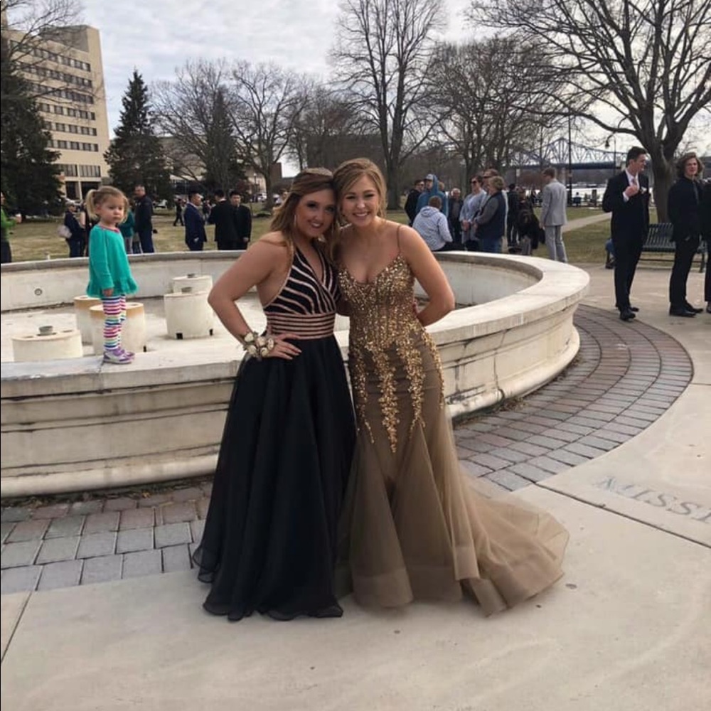 Prom Dress - Picture 4 of 4